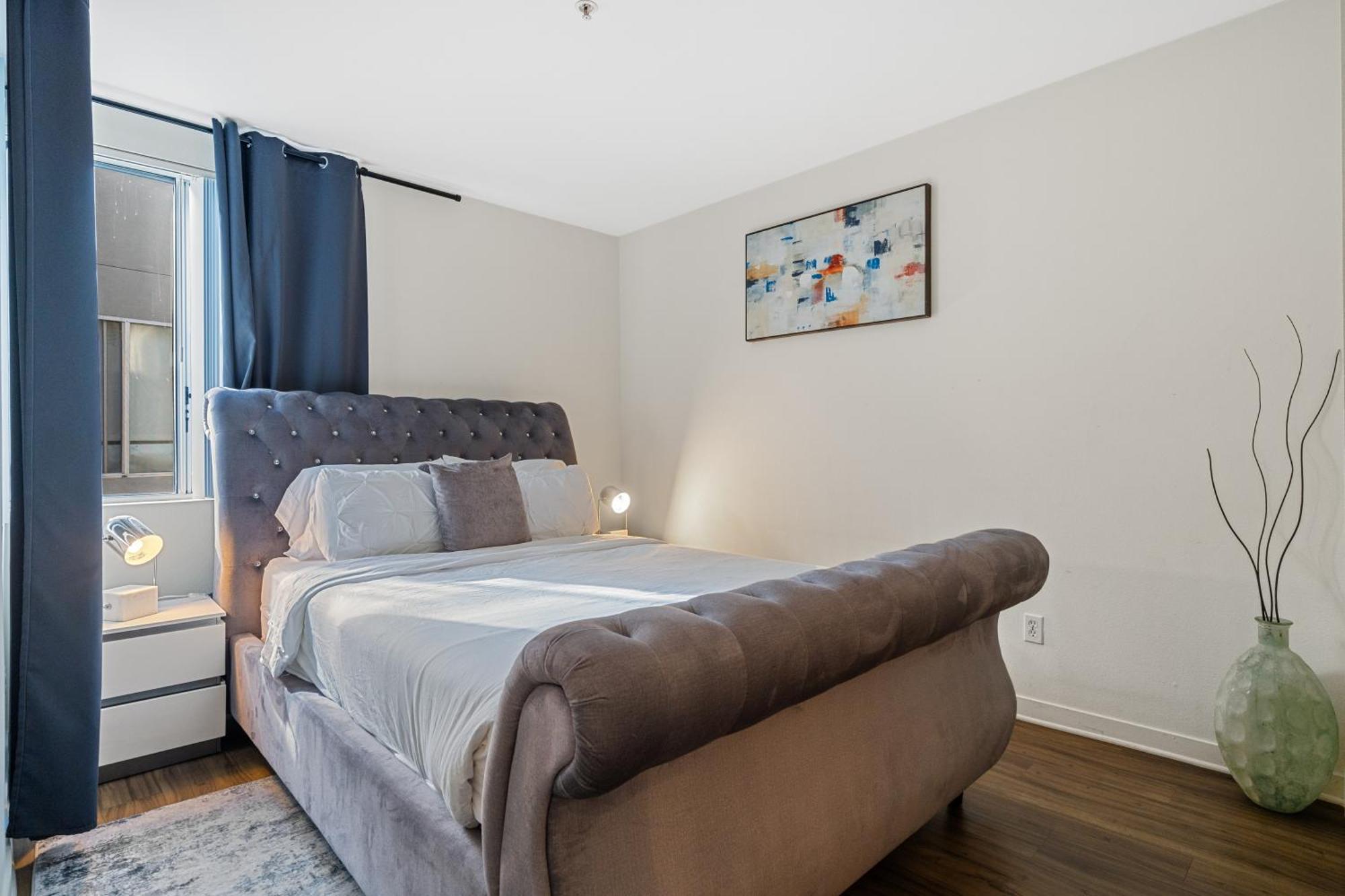 Location Walk To The Chic Condo! Apartamento