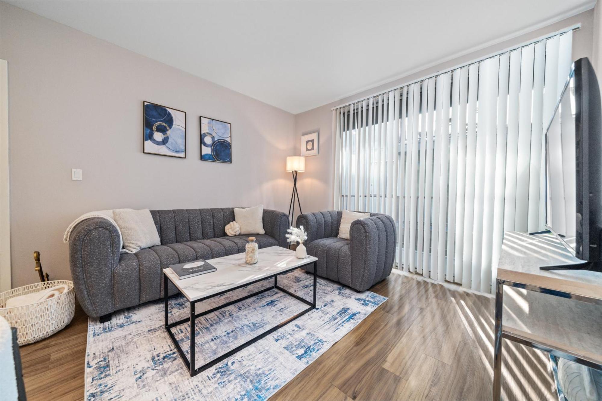 Location Walk To The Chic Condo! Apartamento